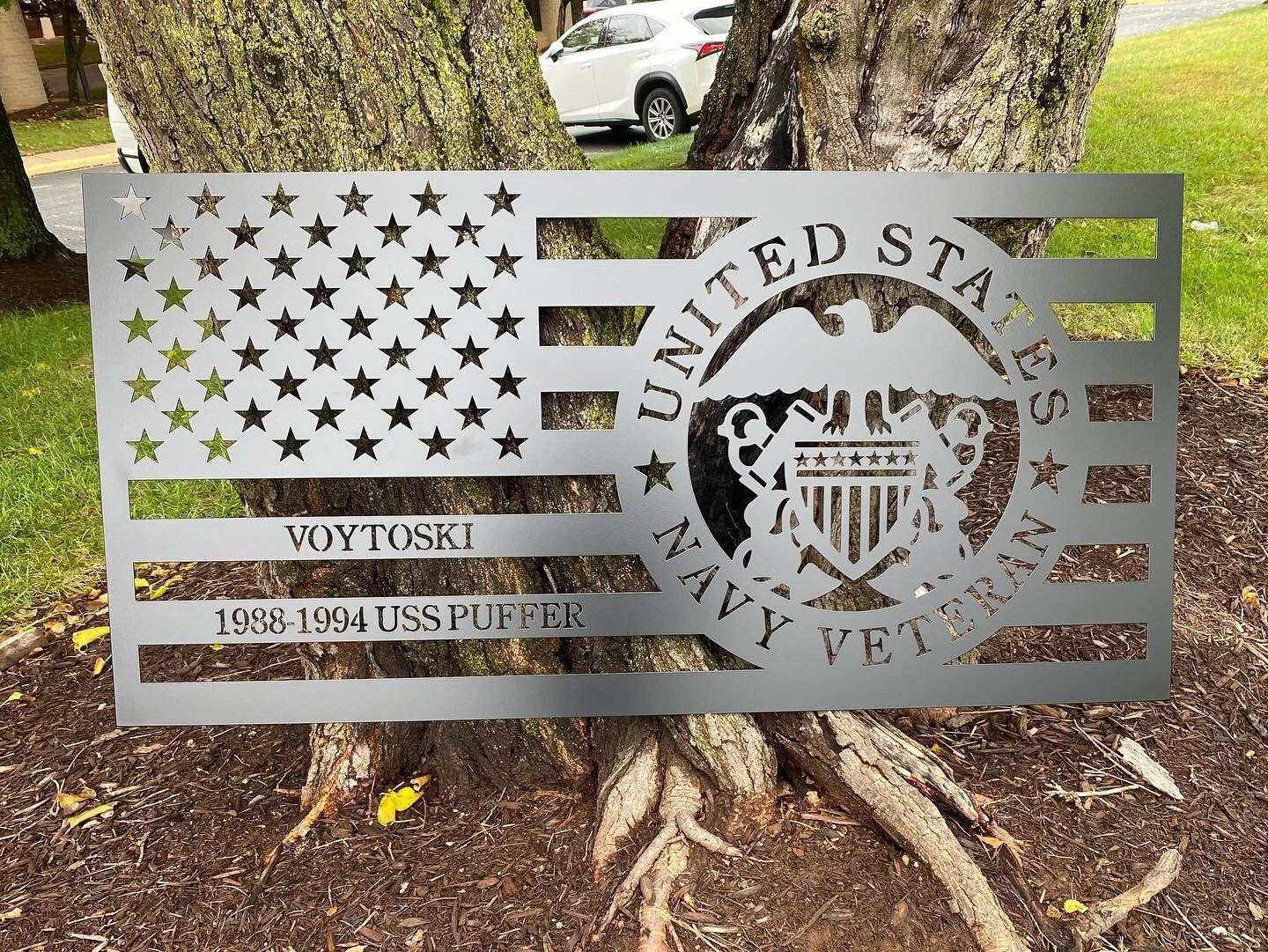 US Navy Metal American Flag Wall Art: Patriotic Indoor/Outdoor Sign